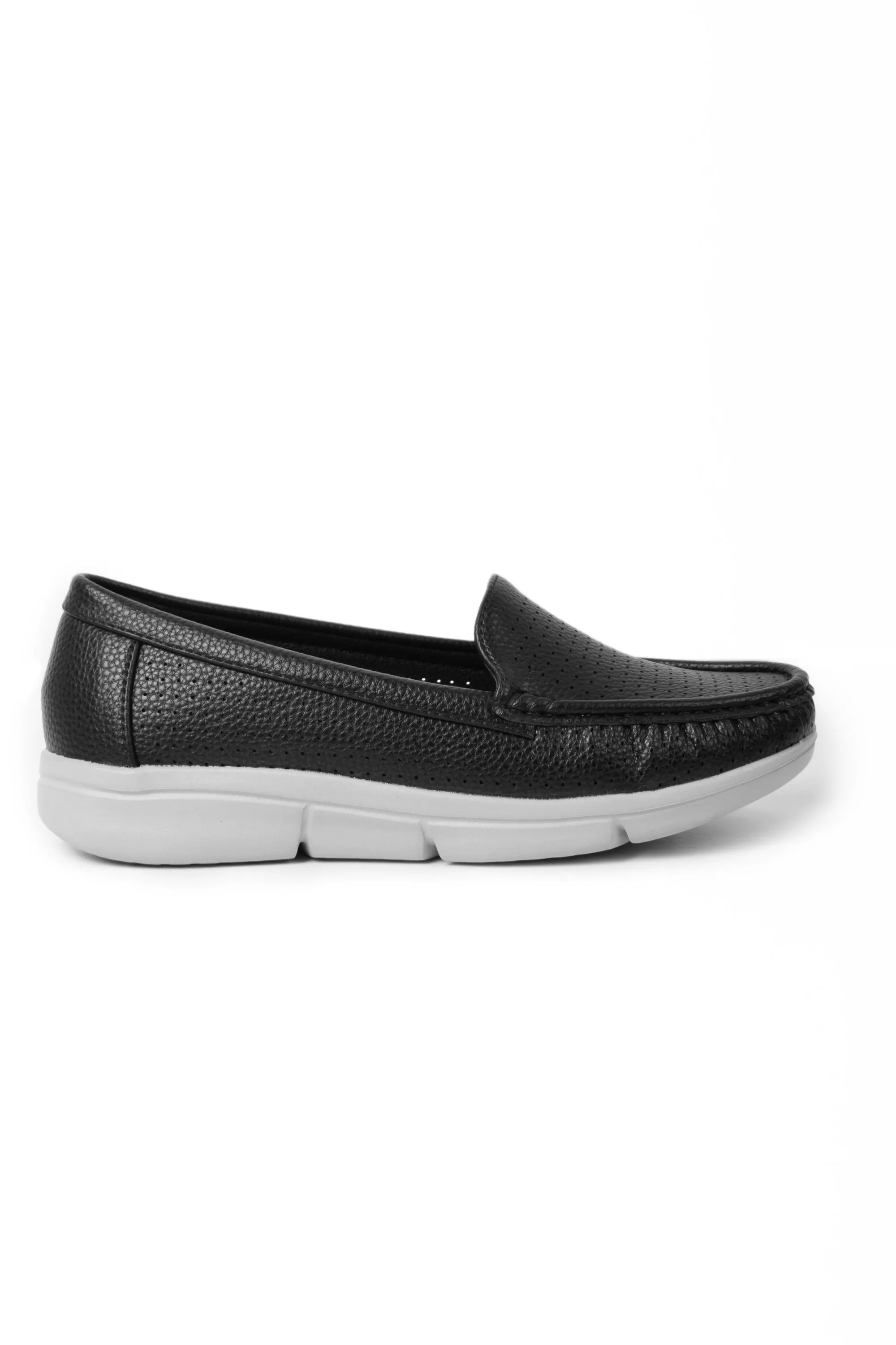 01-48111 Flat Moccasin