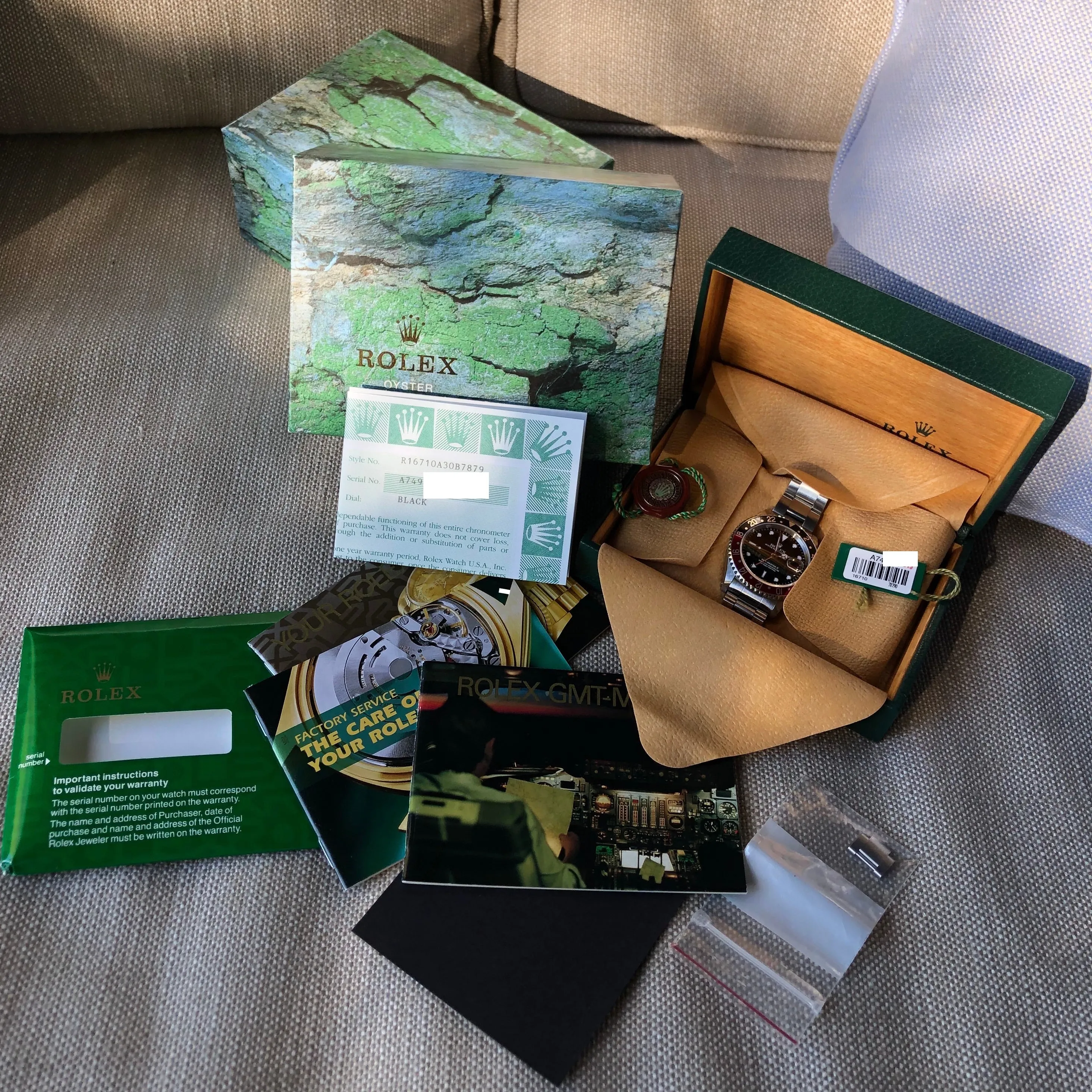 1999 Rolex GMT Master II 16710 Stainless Steel Coke A Serial Wristwatch Box Papers