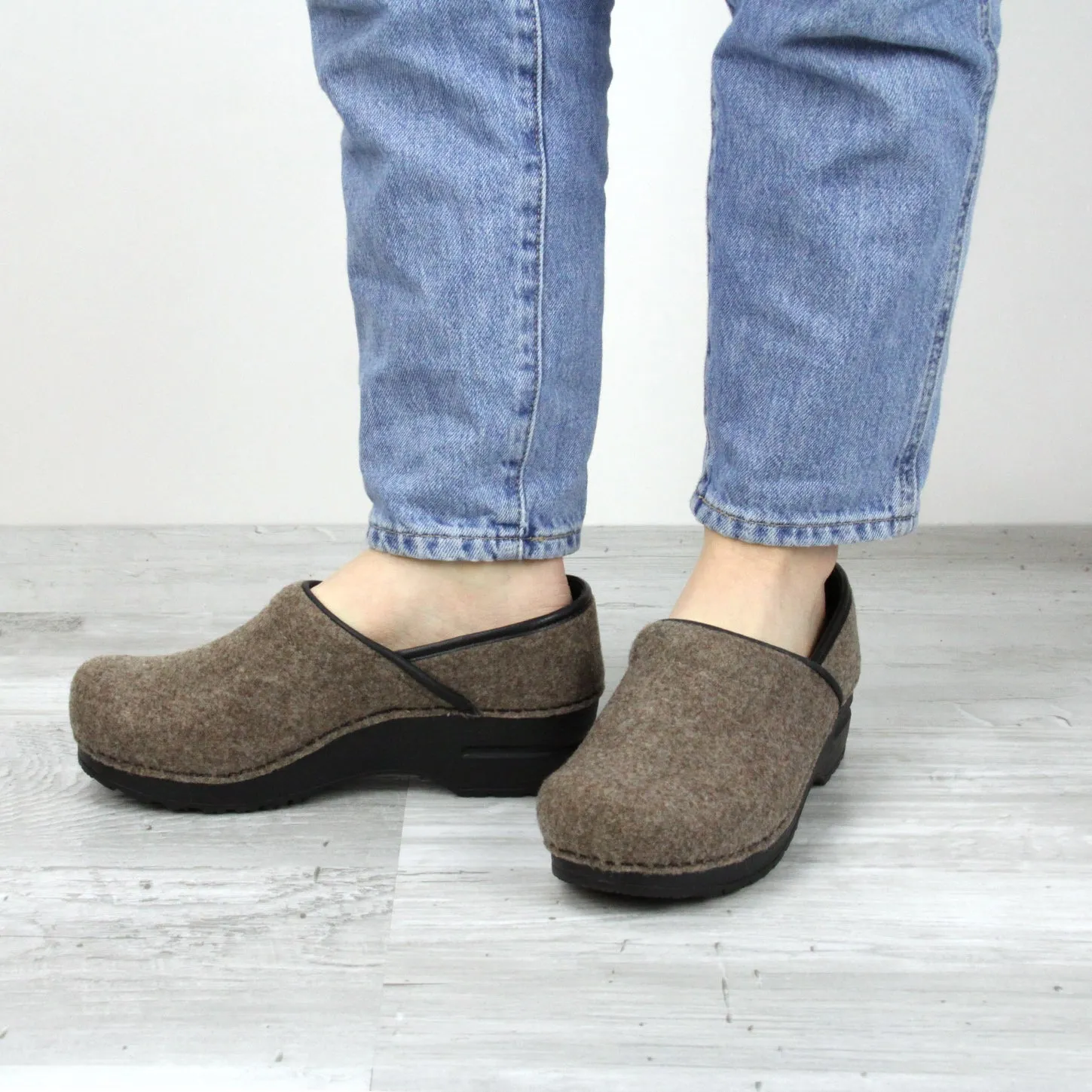 Ava Women's Vegan Clog in Stone