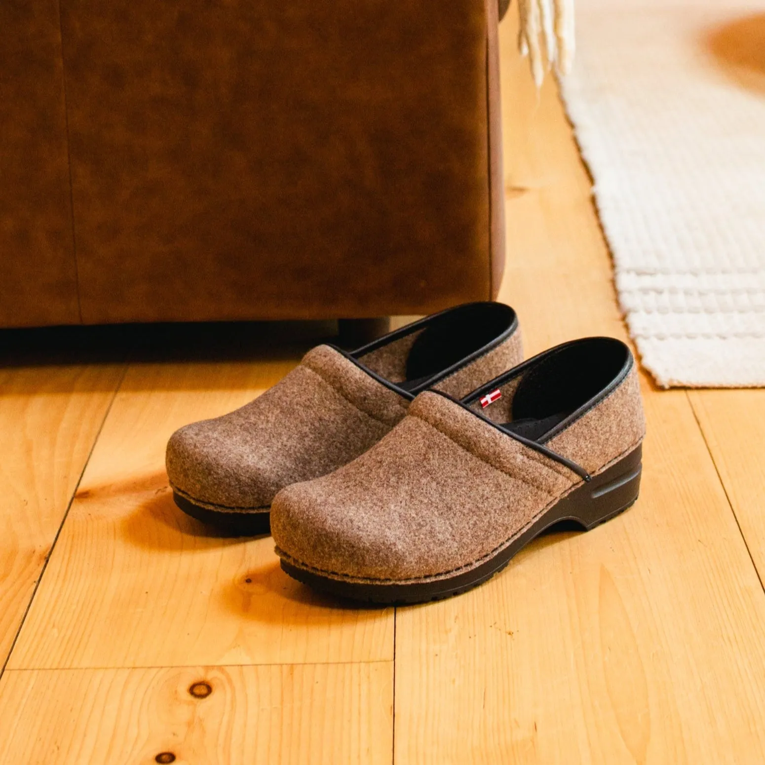 Ava Women's Vegan Clog in Stone