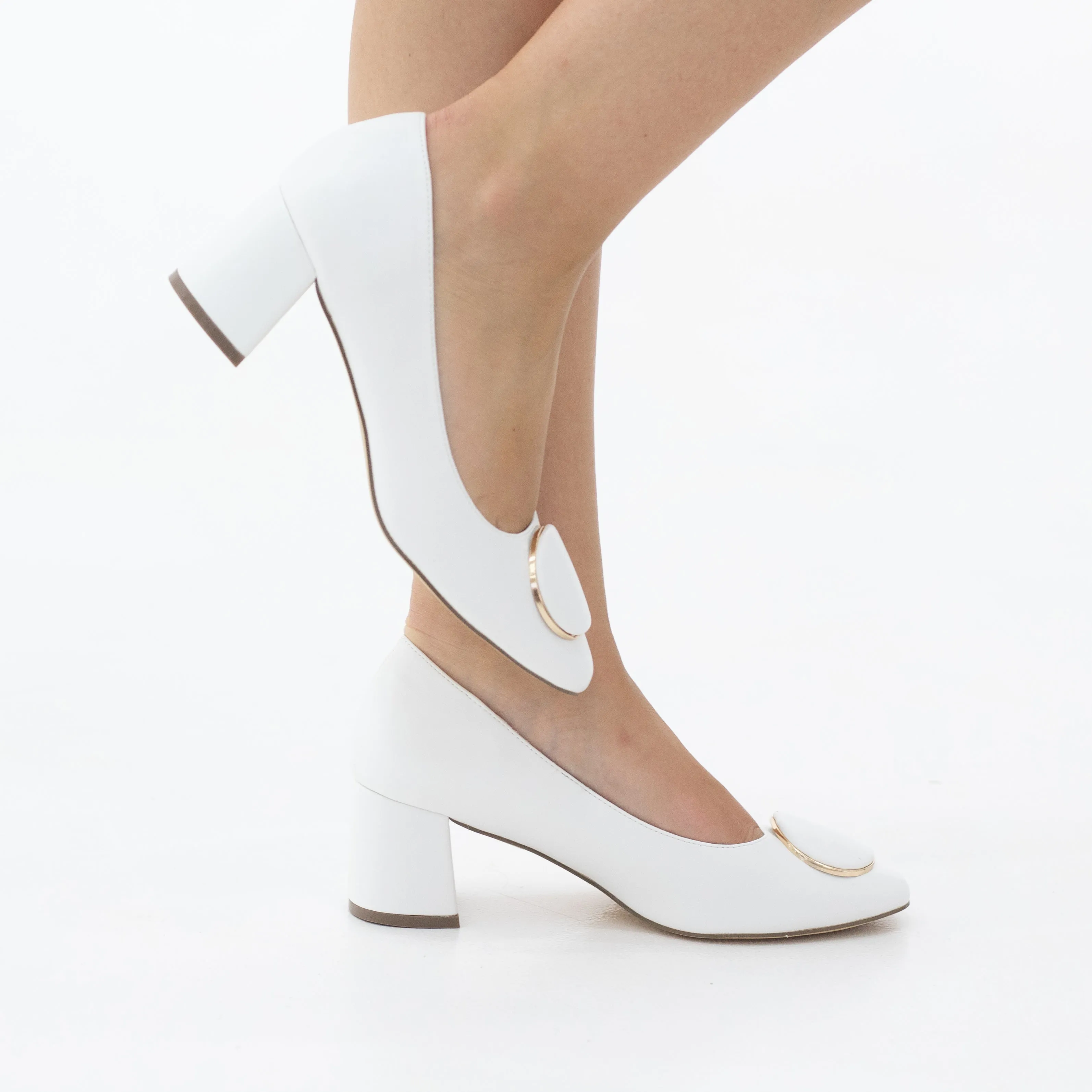 Belinha 6cm heel comfy court shoe with a round trim