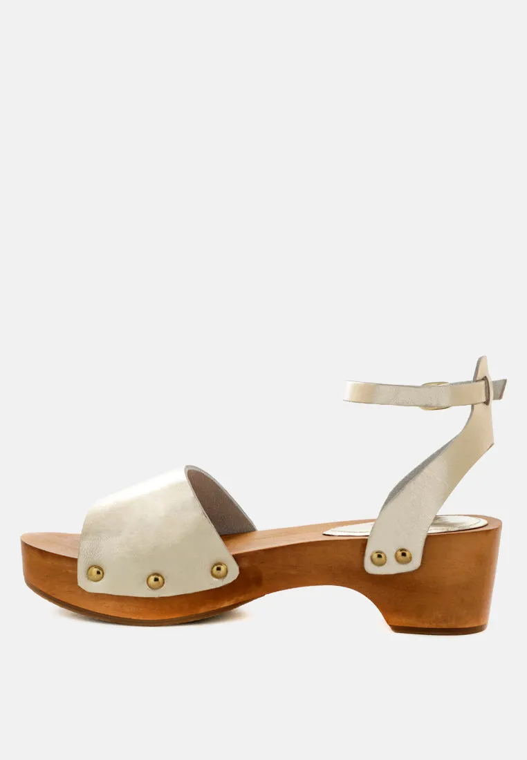 Cara Wooden Clogs By Ruw