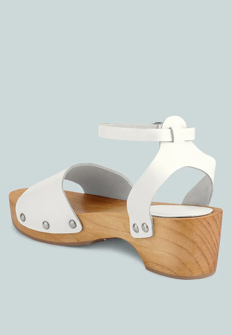 Cara Wooden Clogs By Ruw