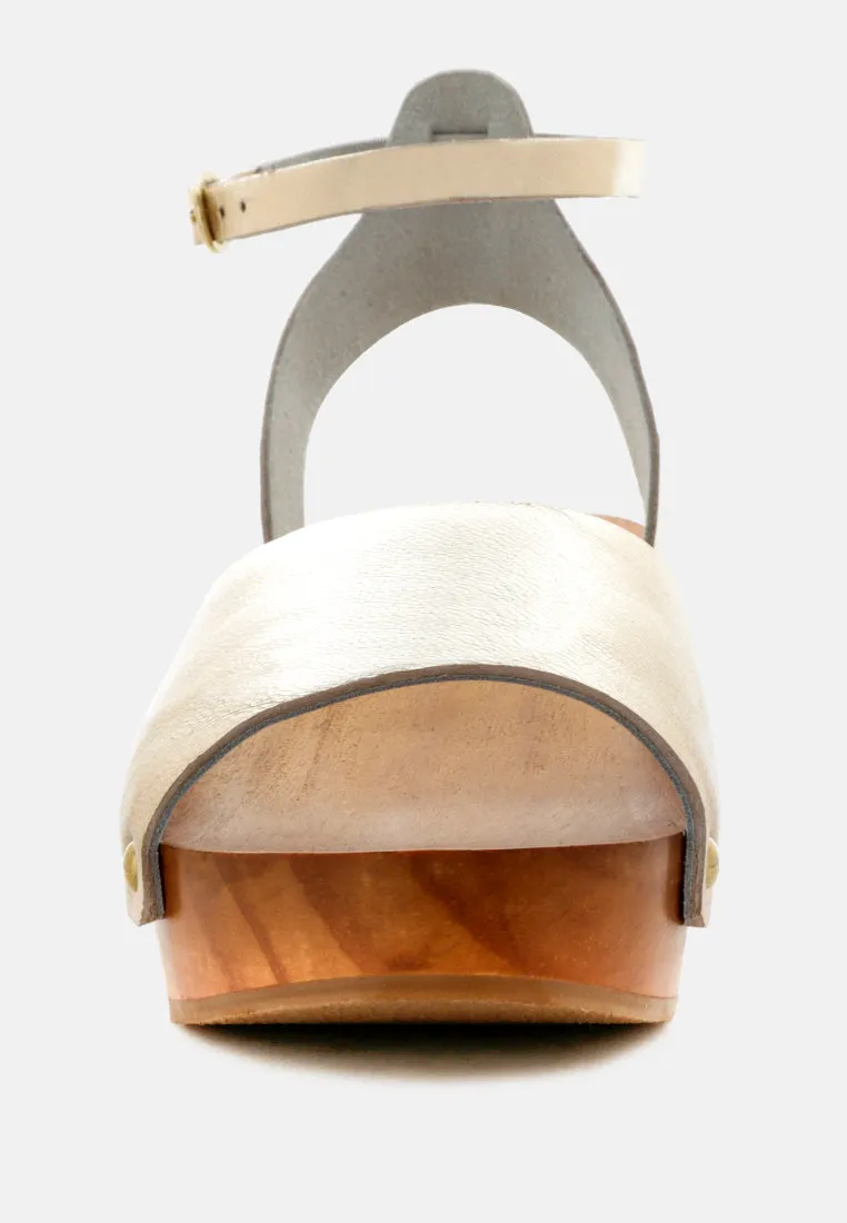 Cara Wooden Clogs By Ruw