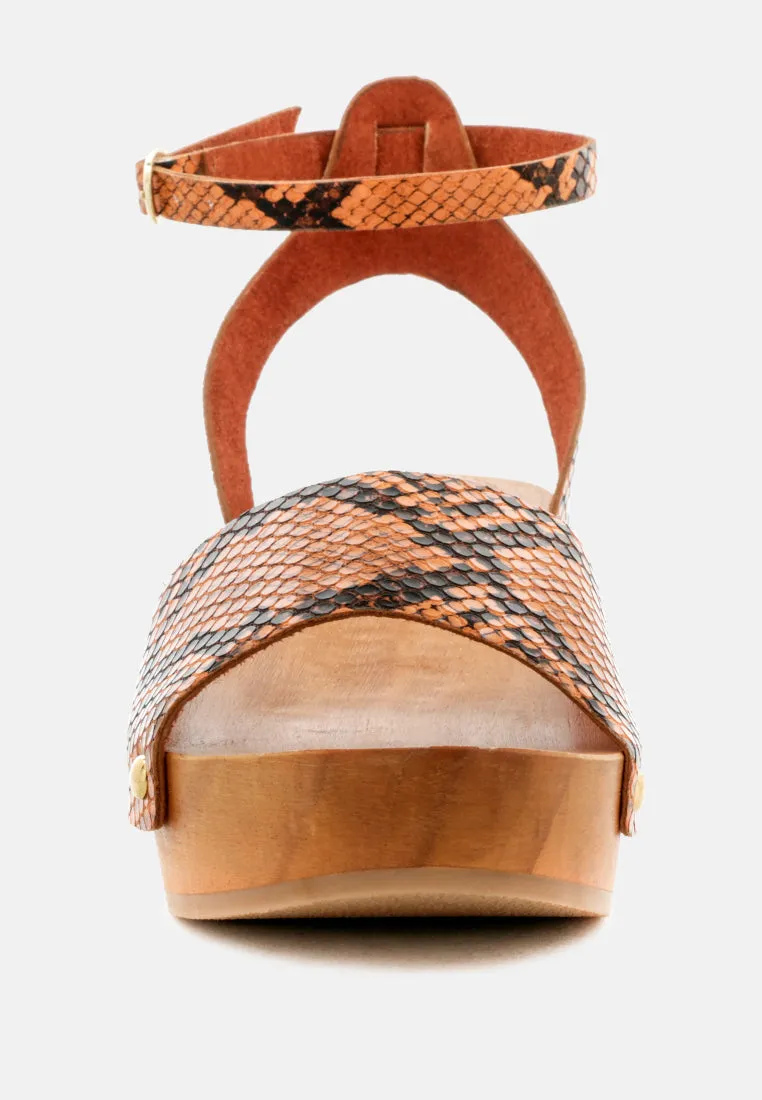 Cara Wooden Clogs By Ruw