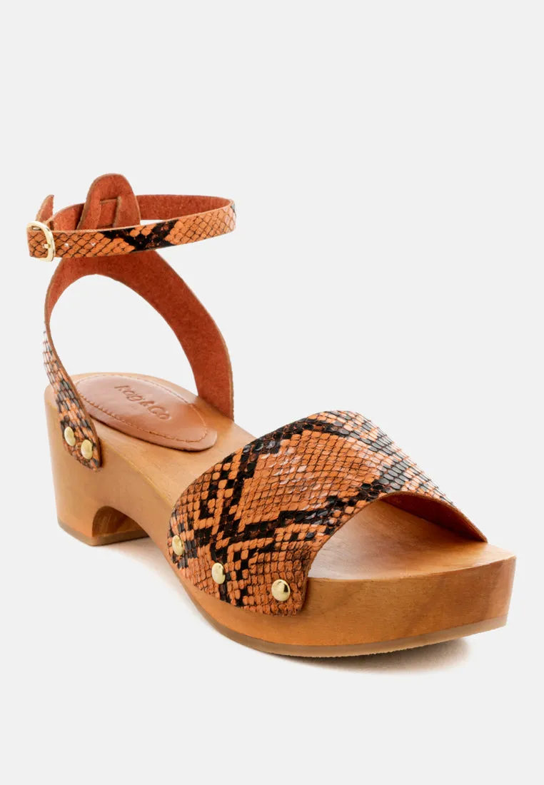 Cara Wooden Clogs By Ruw