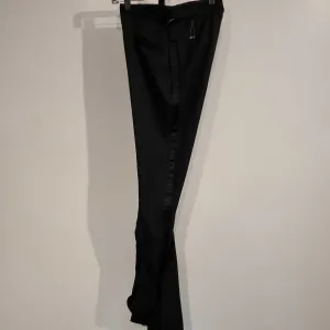 Carl Meyers Black Formal Jods with Suede(25 1/2W, 35 1/4 2INS)