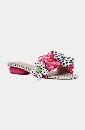 Emelia Flat