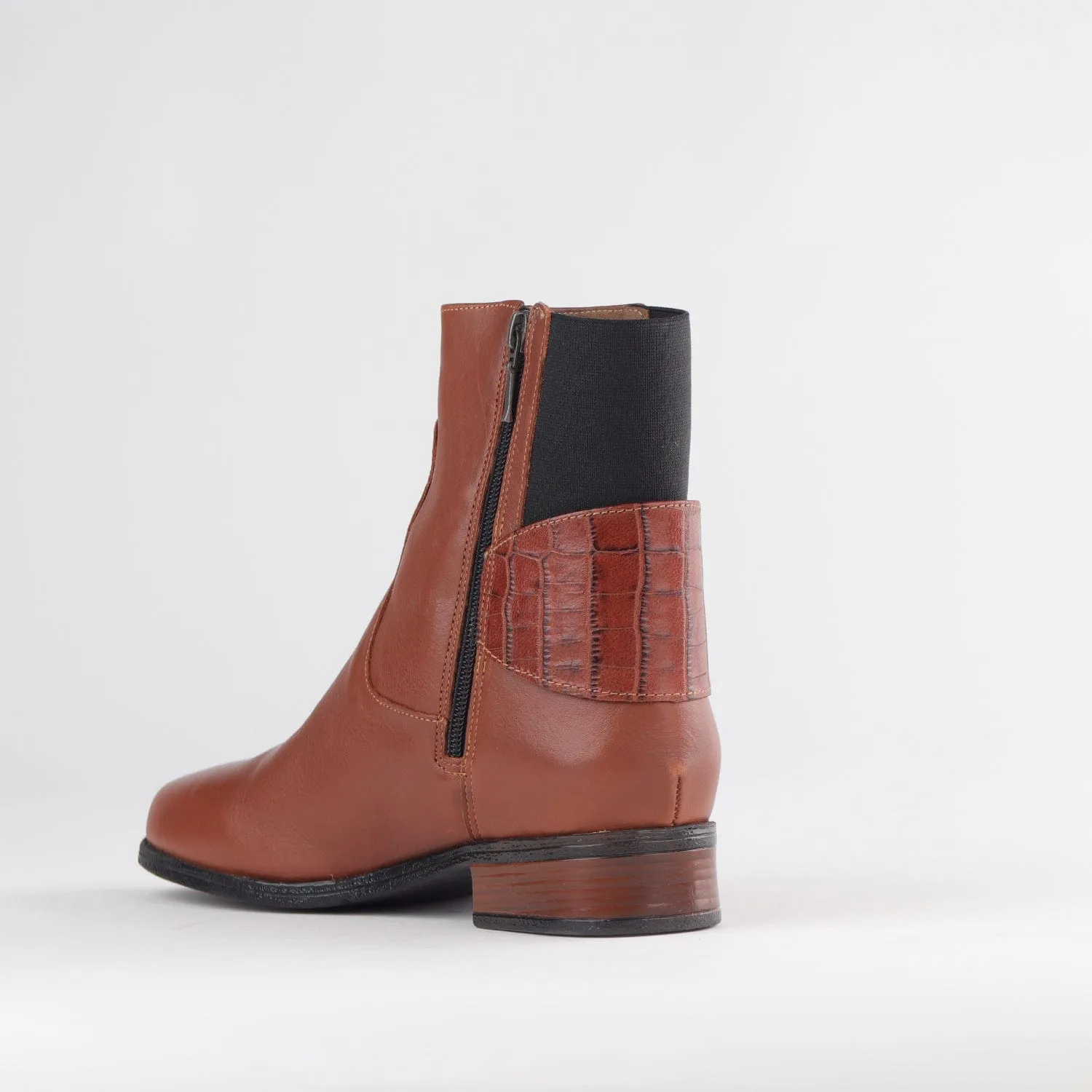 Flat Ankle Boot with Elastic in Chestnut - 12605