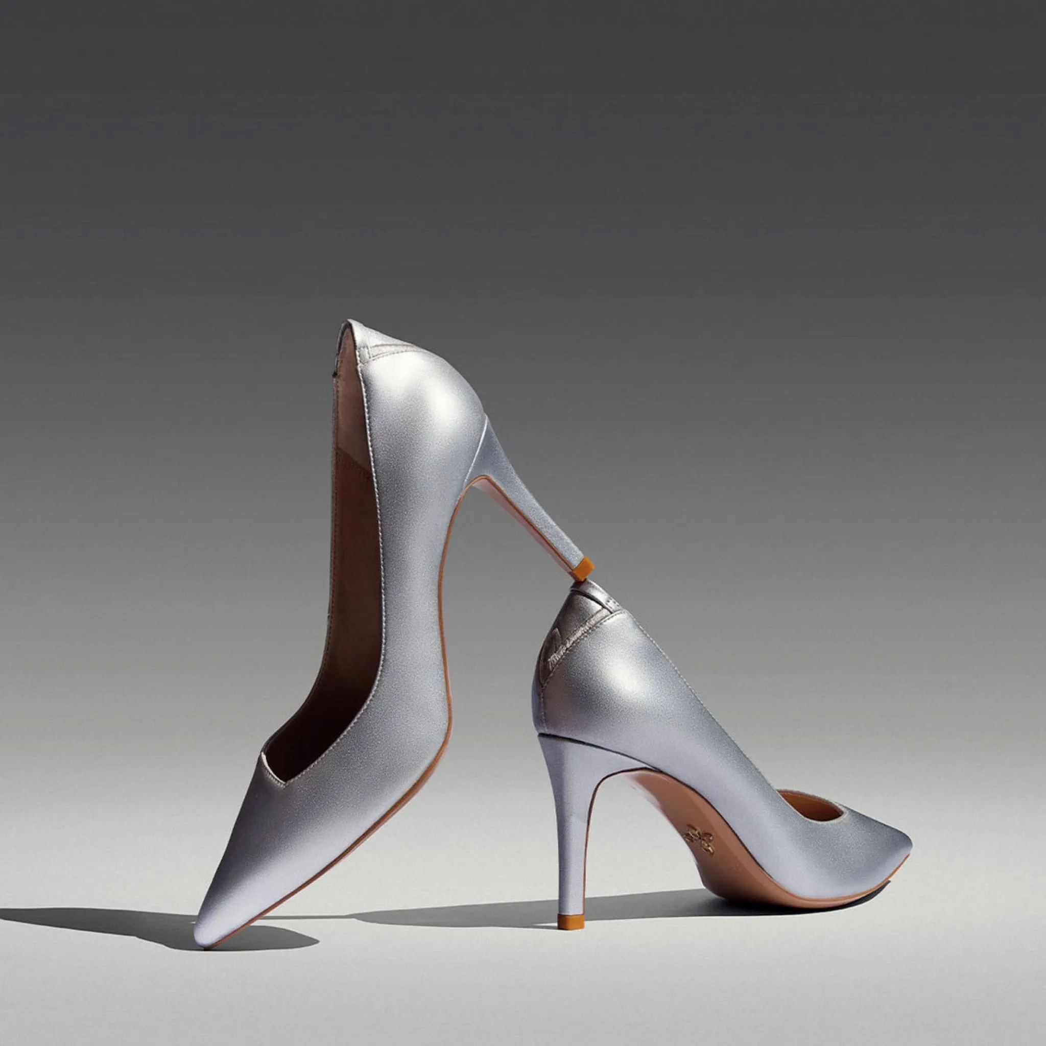 FRIDA POINTED TOE PUMP
