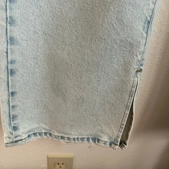 GOOD AMERICAN Jeans.