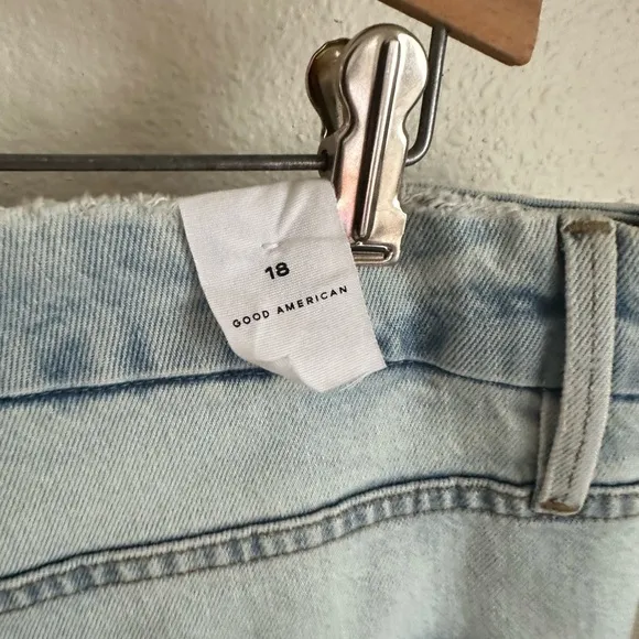 GOOD AMERICAN Jeans.