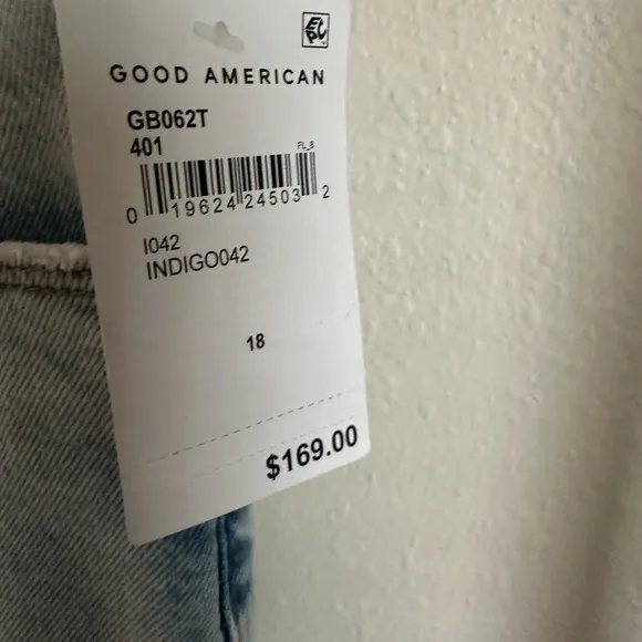 GOOD AMERICAN Jeans.