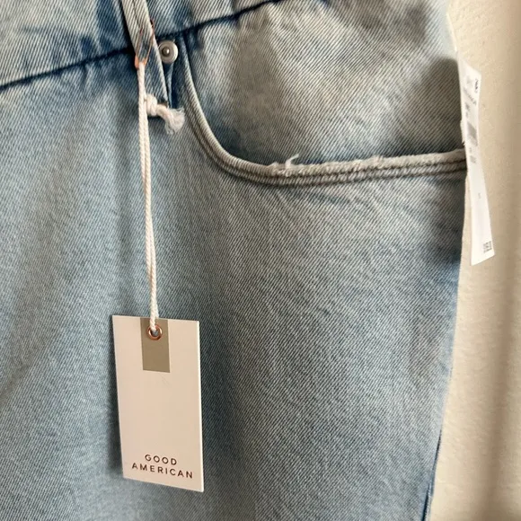 GOOD AMERICAN Jeans.