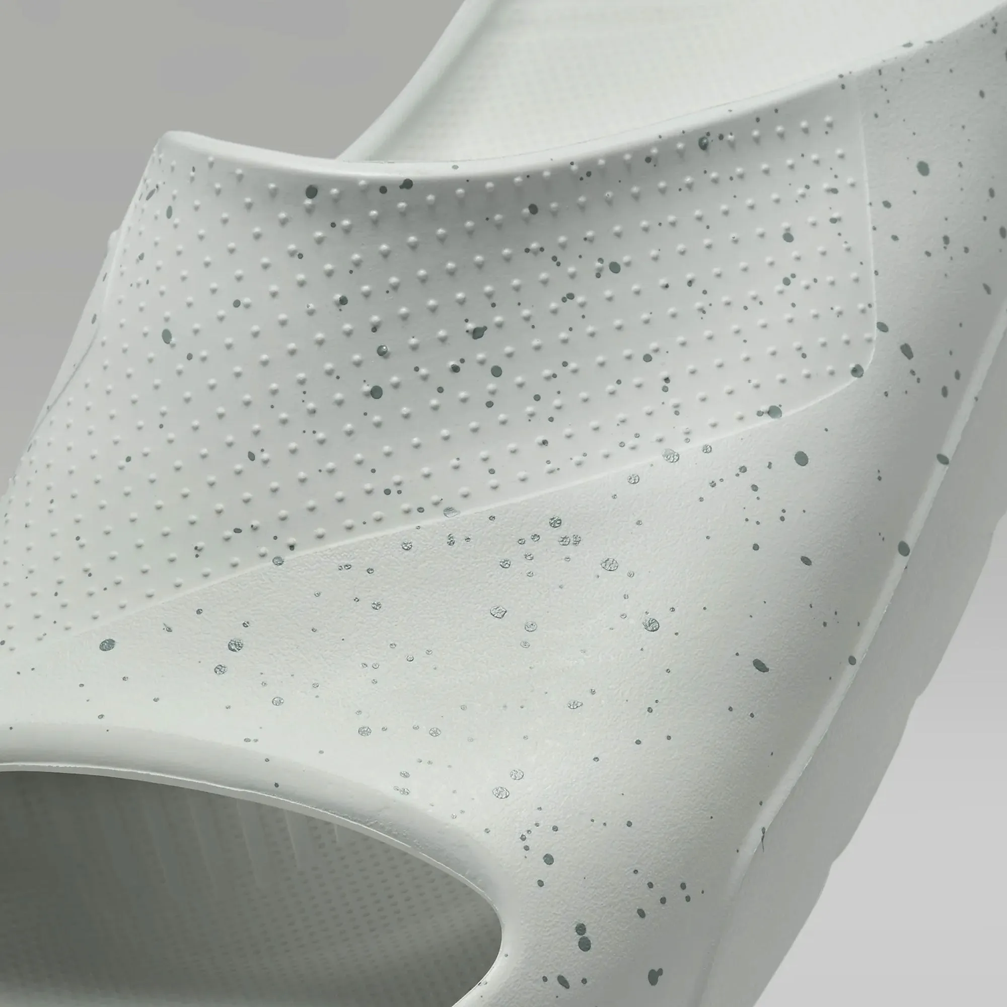 Jordan | POST  { LIGHT SILVER/LIGHT SILVER-MICA GREEN