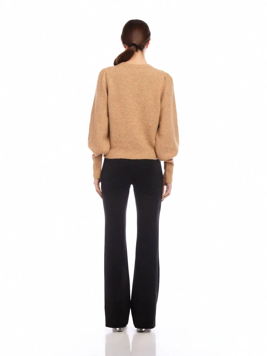 Lia Shirred Sleeve Sweater In Almond