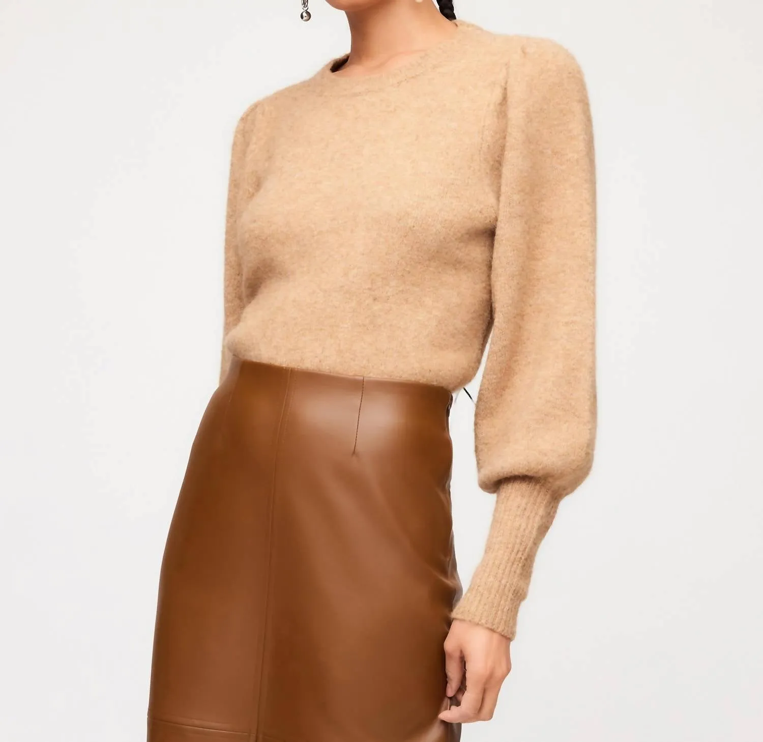 Lia Shirred Sleeve Sweater In Almond