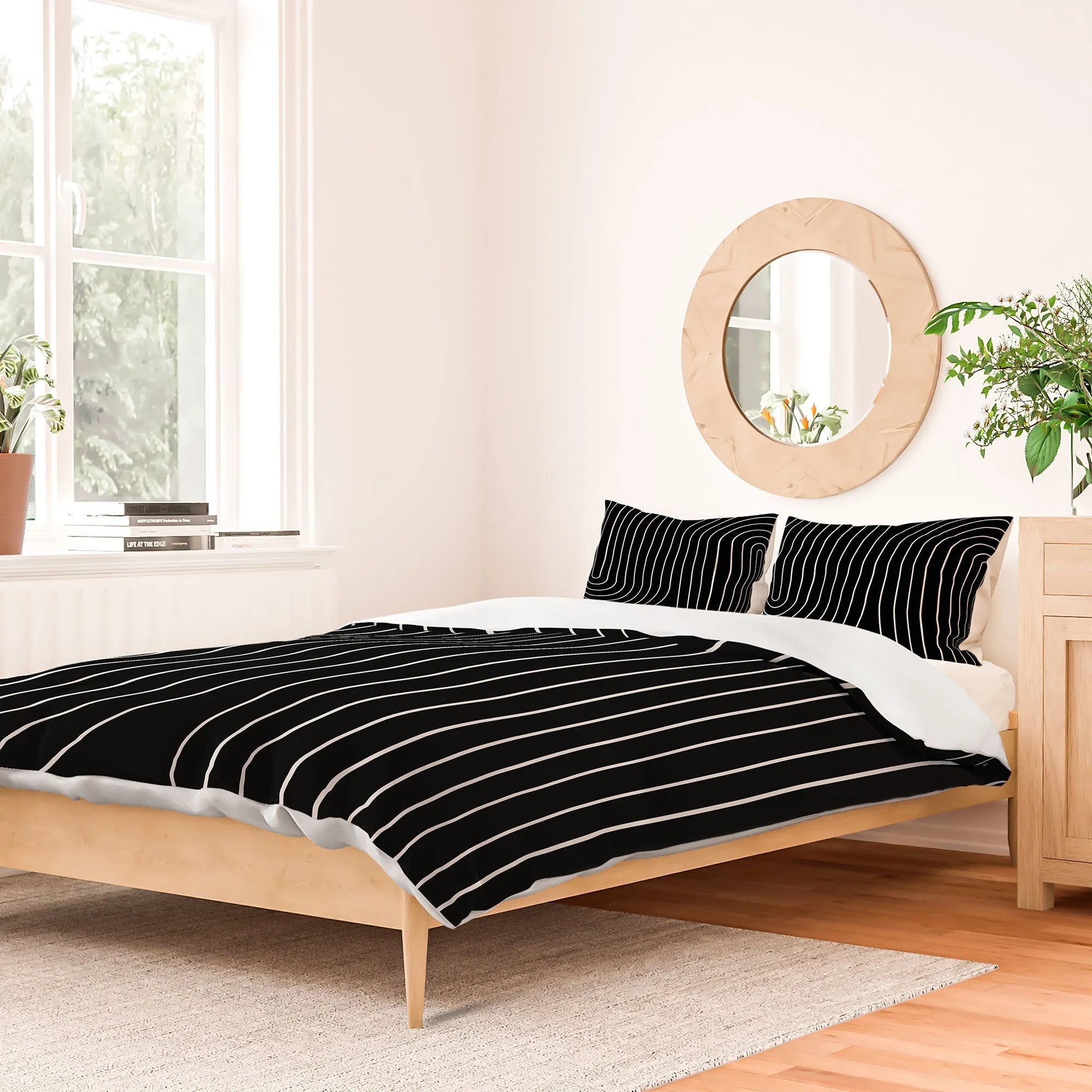 MINIMAL LINE CURVATURE BLACK DUVET / COMFORTER