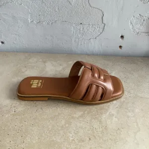 Nü x Neo Oona Tan