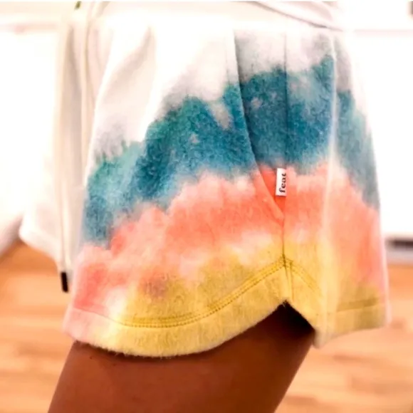 NWT Feat x Kristin Cavallari 🌈 Blanket Shorts