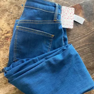 NWT VINTAGE DENIM from FREE PEOPLE👖stretchy!