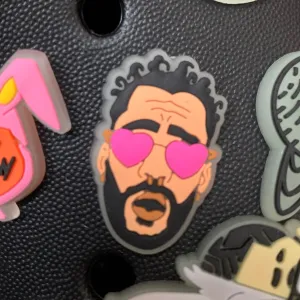 SHOE CHARMS - BAD BUNNY HEART GLASSES