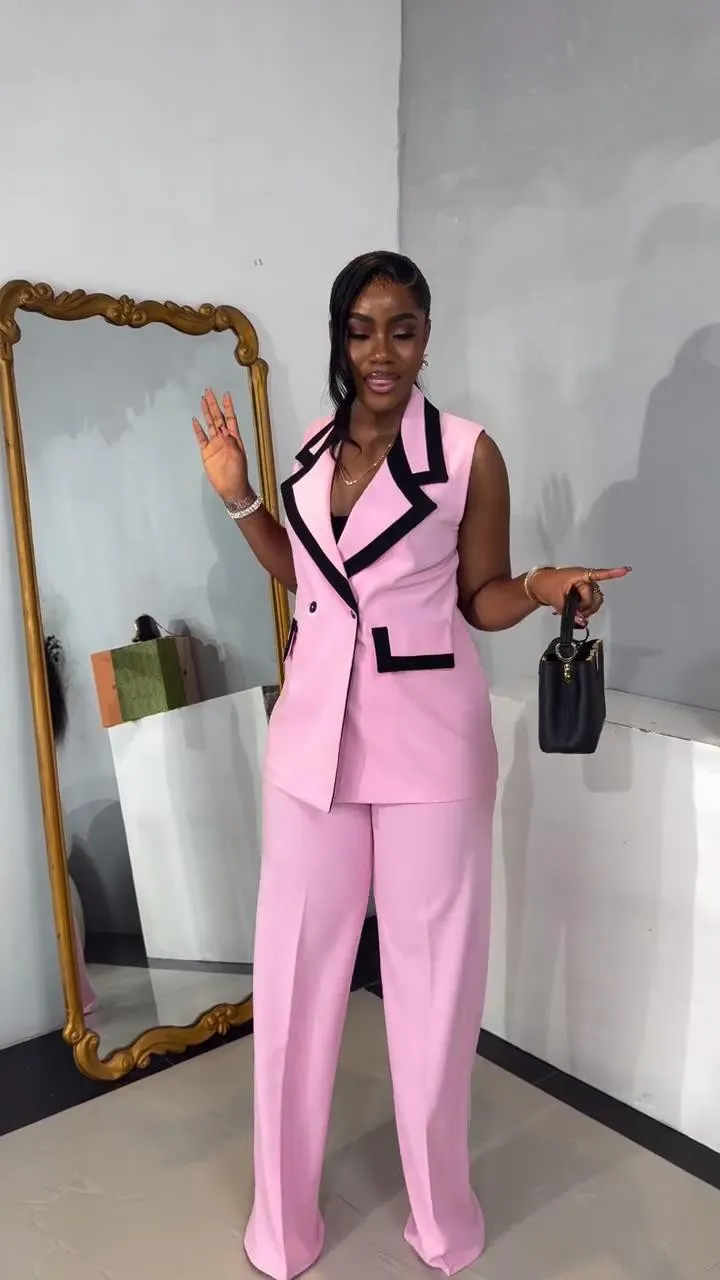 Sleek Sleeveless Blazer Vest and Wide-Leg Pants Two-Piece Set