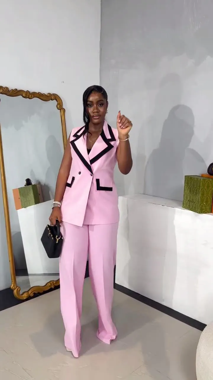 Sleek Sleeveless Blazer Vest and Wide-Leg Pants Two-Piece Set