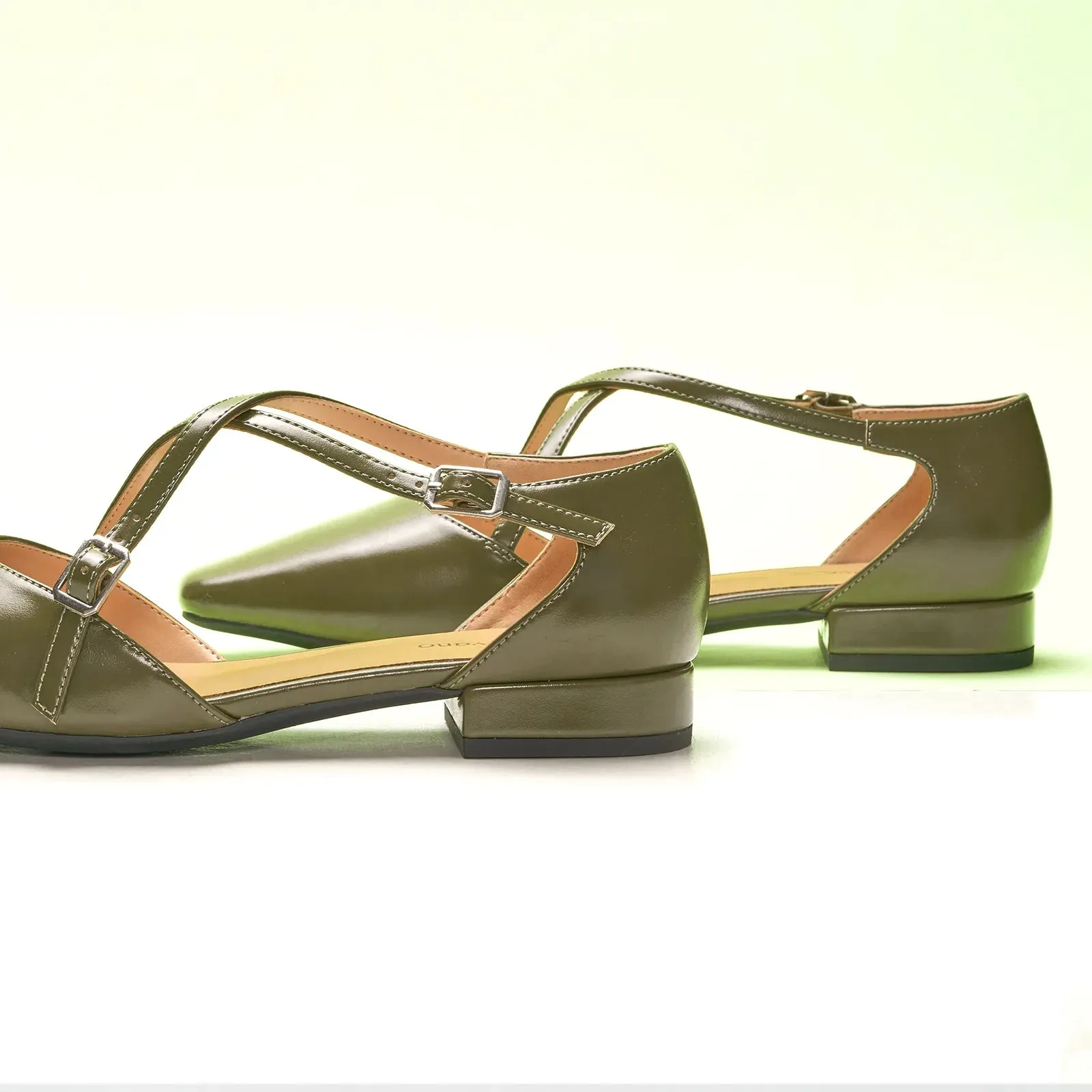 Square Toe Cross Strap Sandals（Alyssa E）