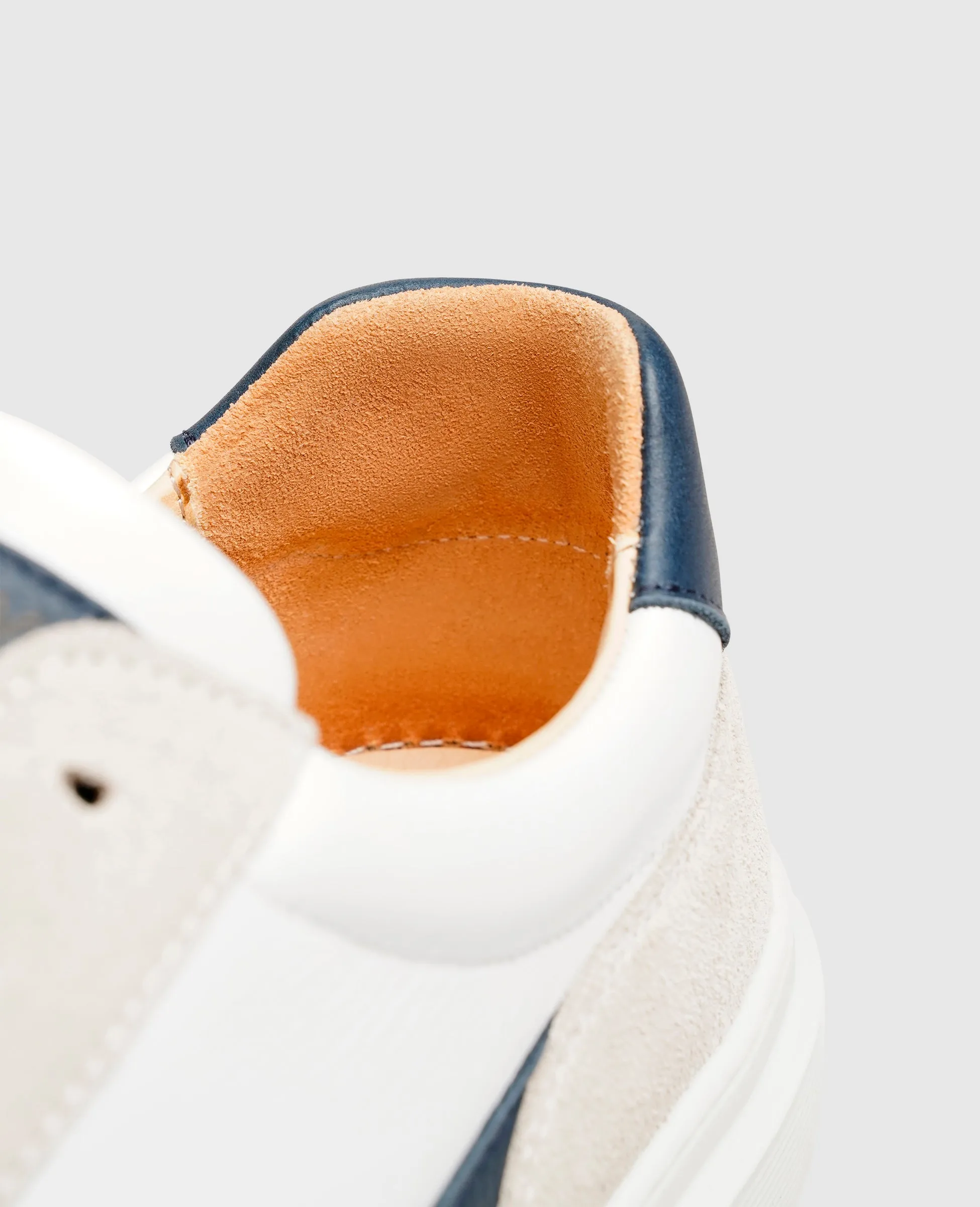 Travis US - White/Blue