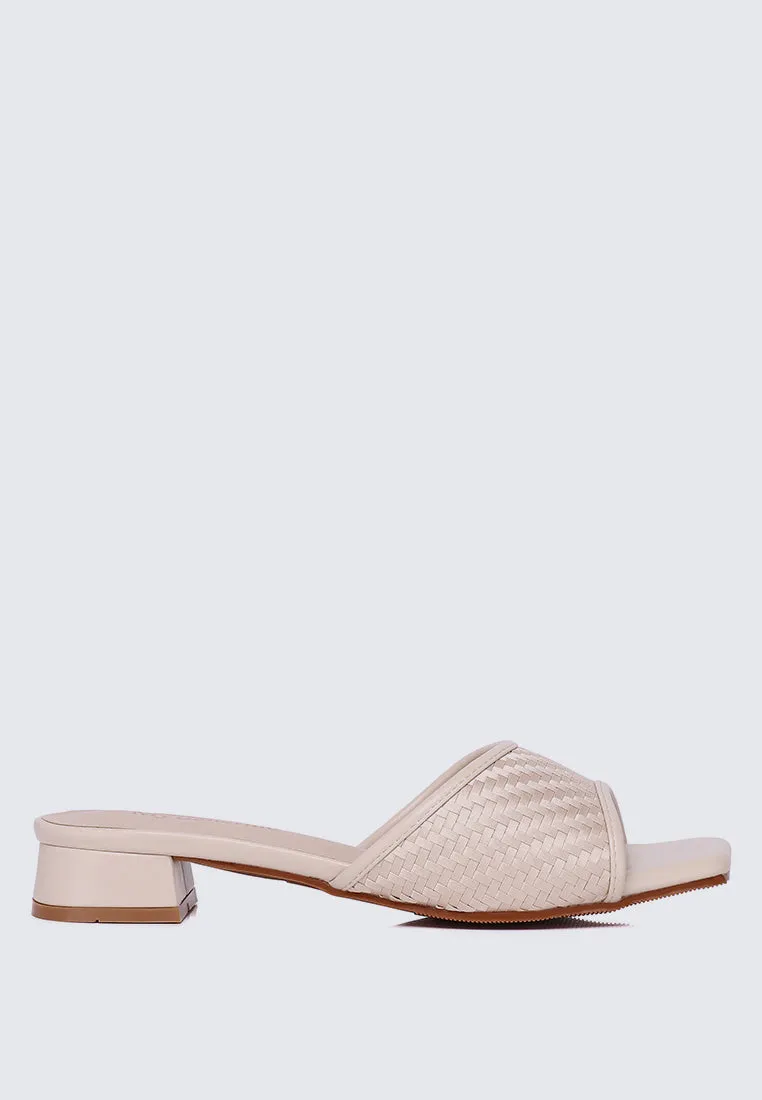 Vee Comfy Sandals In Nude