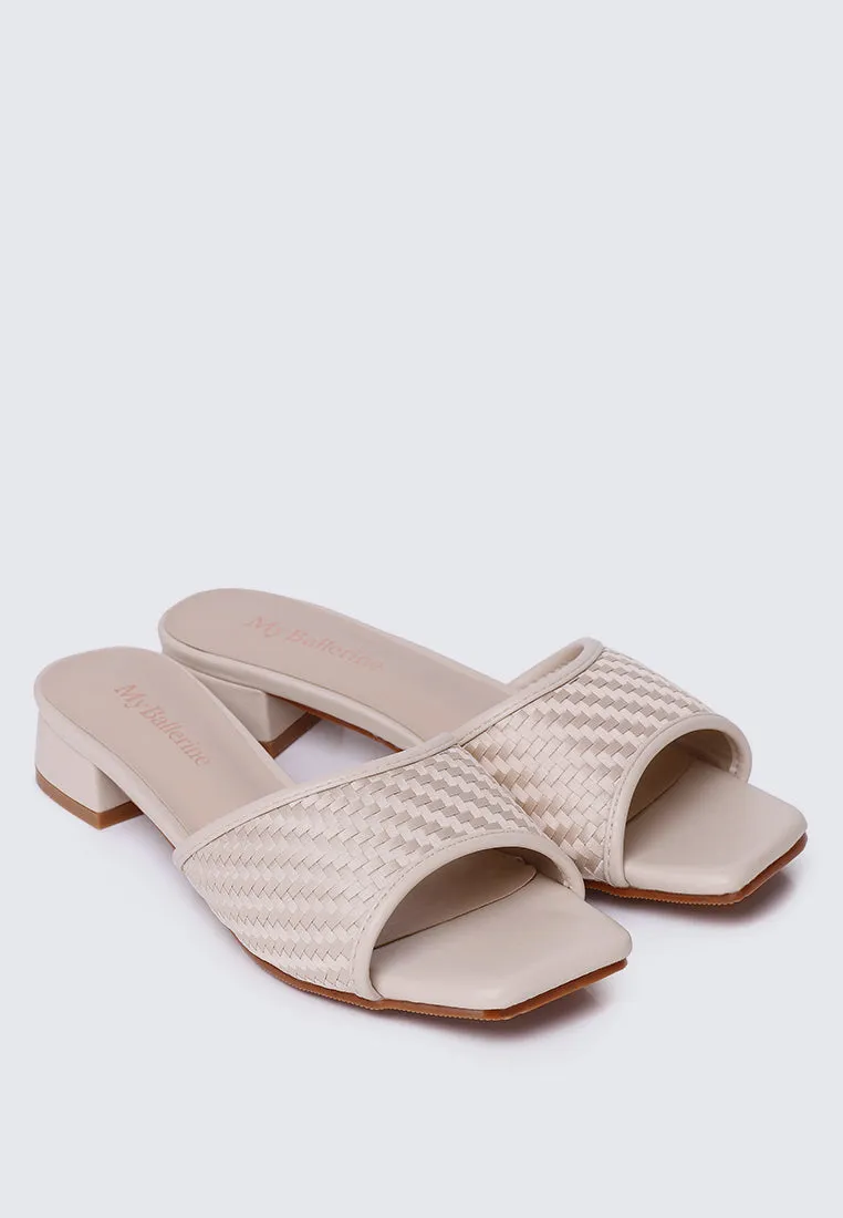 Vee Comfy Sandals In Nude