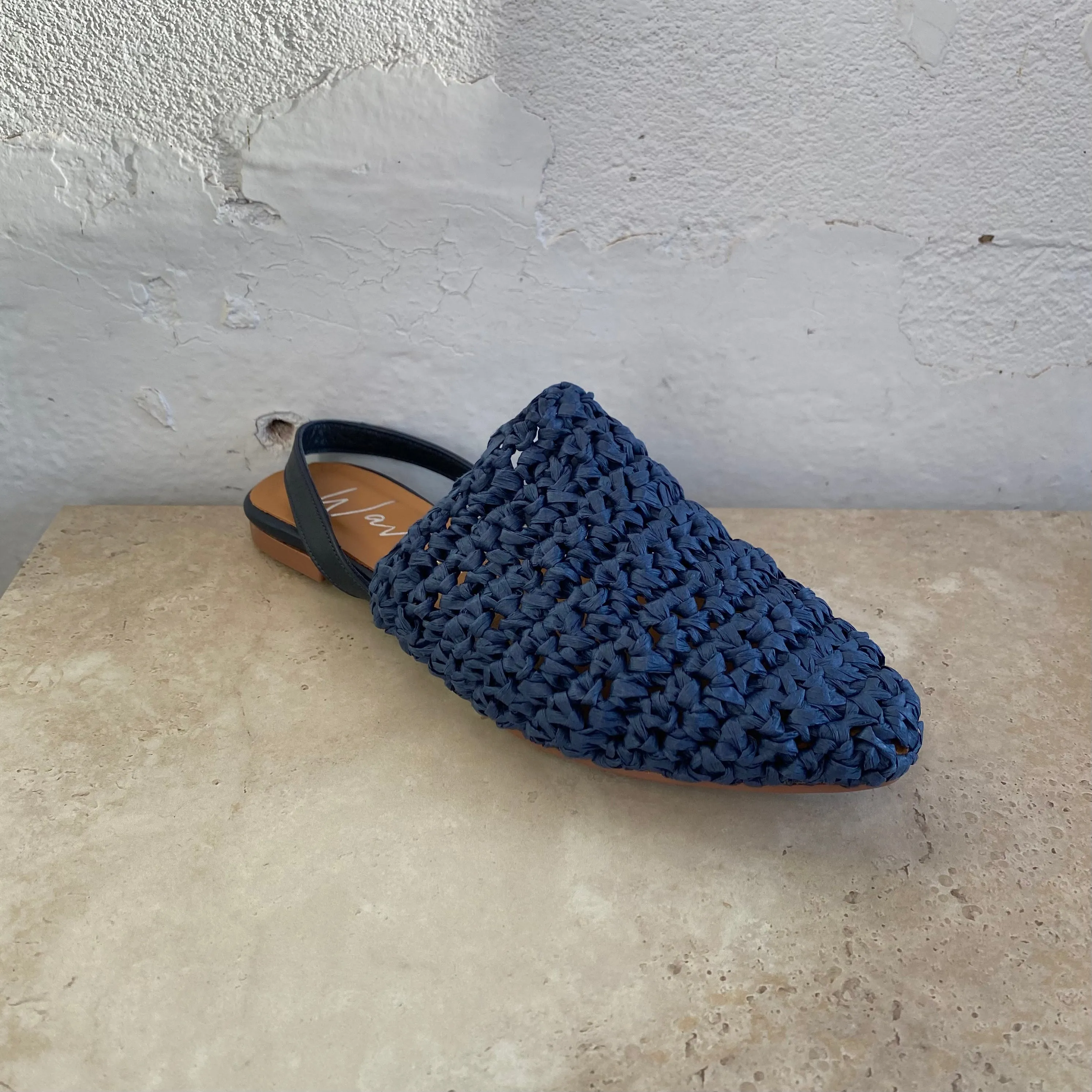 Wave 23212 Navy - LAST PAIR size 37